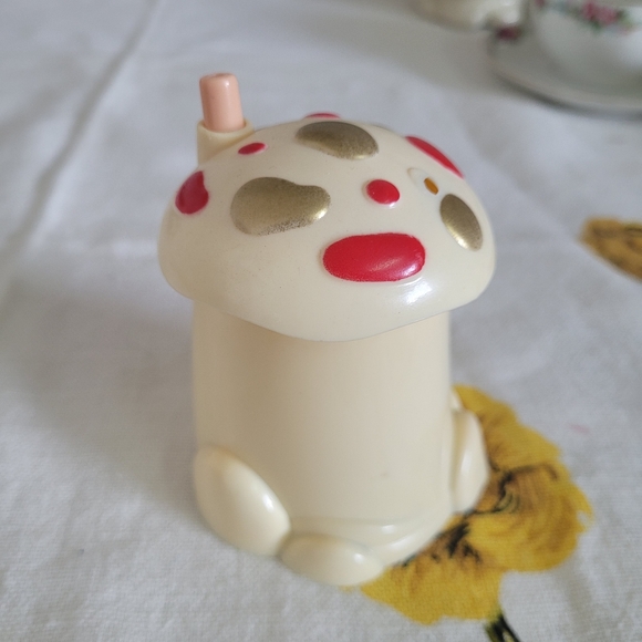 Vintage Mushroom Toothpick Dispenser - Picture 4 of 10